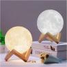 China Moon Light Humidifier 3D Led Night Light Moon Lamp For Kids Creative Christmas Gift factory