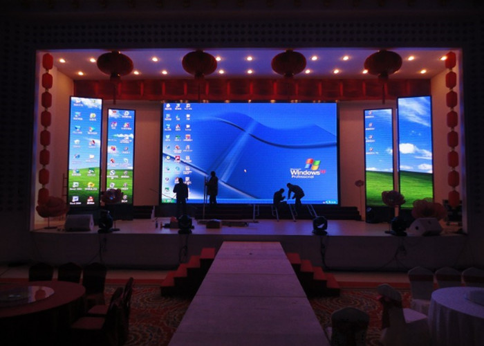 China Indoor Small Pitch P1.667 LED Billboards 3840HZ Refresh Rate SMD 1010 DC 5V factory