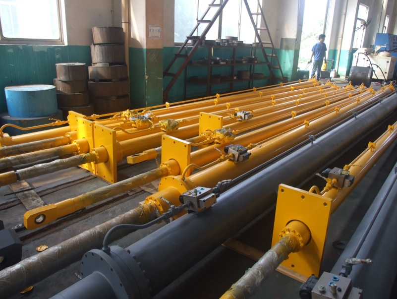 China Precision Stainless Steel Long Stroke Hydraulic Cylinder For Shield Machine factory