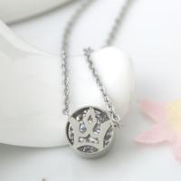 China Queen′s Jewelry Fashion 316L Stainless Steel Silver Crown Pendant Necklace with silver color for sale