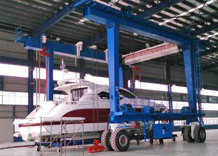 China High Performance Harbour Portal Crane , 100 Ton Boat Hoist Lifting Shipyard Crane for sale