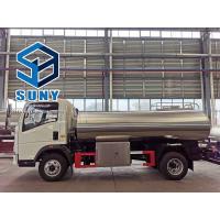 China 5000 L HOWO Smaller Stainless Steel Water Tanker Truck 4x2 Milk Tanker Transport Vehicle for sale