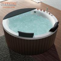 China 1700mm Freestanding Jetted Bathtub For 2 Round Stand Alone Tub Hot Small factory