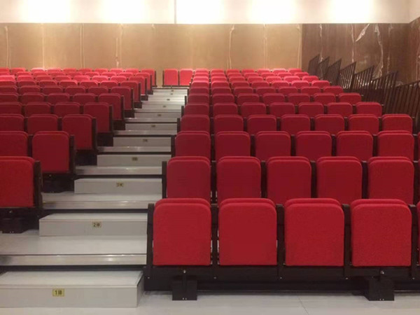 Quality Customized Size Telescopic Bleacher Seating Motorized Bleachers 300mm Step Height for sale