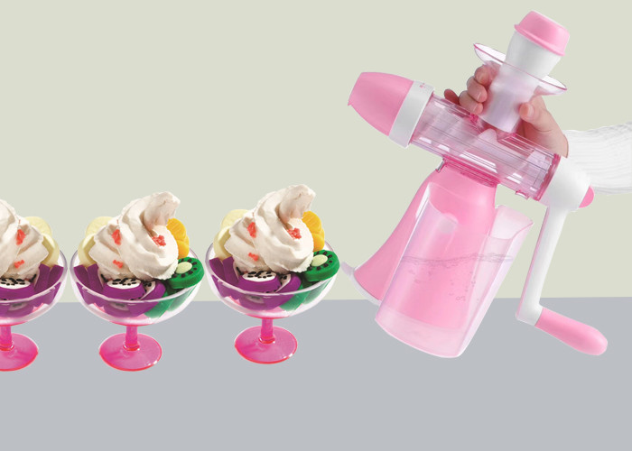 China Fruit Hand Crank Ice Cream Maker Flavored Non Electric Fresh Juice Machine factory