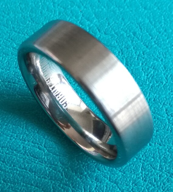 China 7mm Brushed Finish Flat Surface Cobalt Chrome Ring Pipe Cut Wedding Band Ring for sale