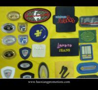 China Promotional 3D rubber label patch/soft pvc clothing logo badge factory