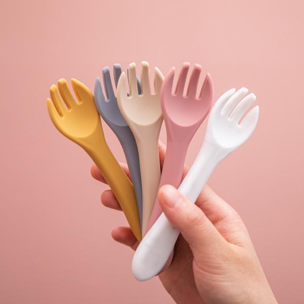Quality Practical Baby Feeding Tools Tasteless , Heatproof Silicone Fork And Spoon Set for sale