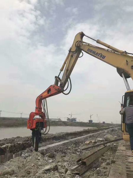 экскаватор volvo ec210blc. экскаватор молоток. кабельный экскаватор kaidiwei. гидравлический молот для забивки. экскаватор молоток.