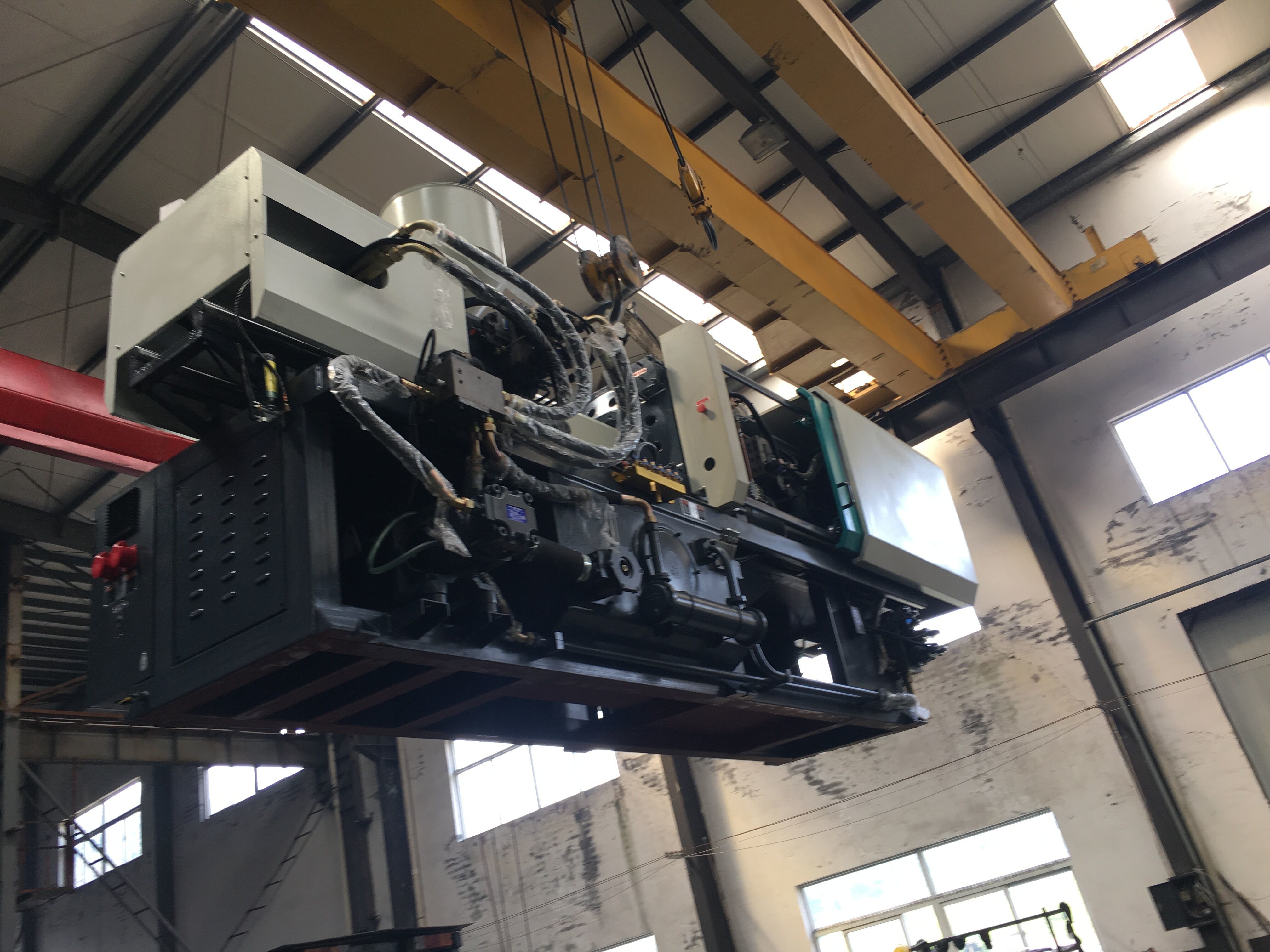 China HJF80 Ton small Injection Molding Machine For Small Plastic parts factory