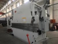 China Servo Control Precision 400T CNC Hydraulic Press Brake Gooseneck Punches &amp; Die factory