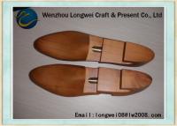 China Printed cedar wooden professional shoe stretcher for keeping shoe shape factory
