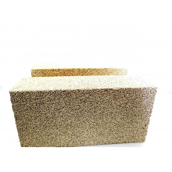 Quality Heat Resistant Light Weight Insulating Refractory Brick 1200C-1400C for sale