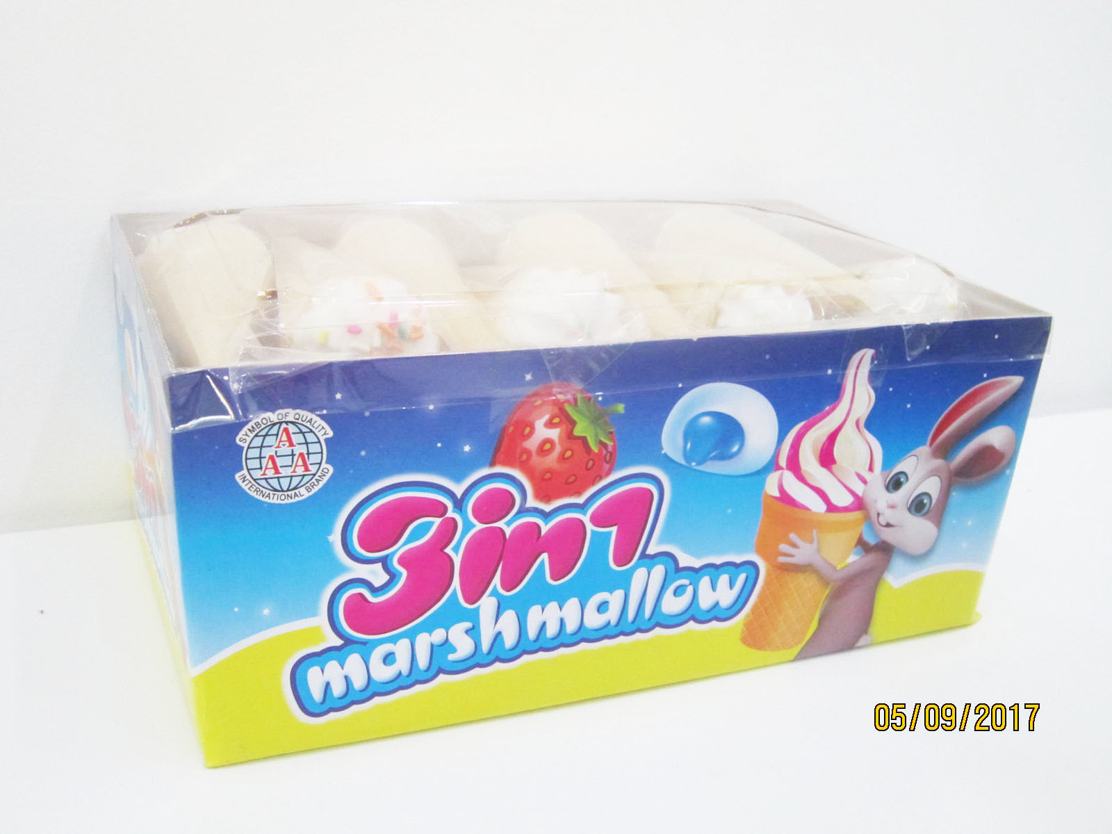 China Ice Cream Shape White Marshmallow / Gourmet Marshmallows In Crispy Ice Cream Cone factory
