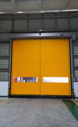 China Yellow PVC Fast Acting Roll Up Doors High Speed Roll Up Service Doors factory