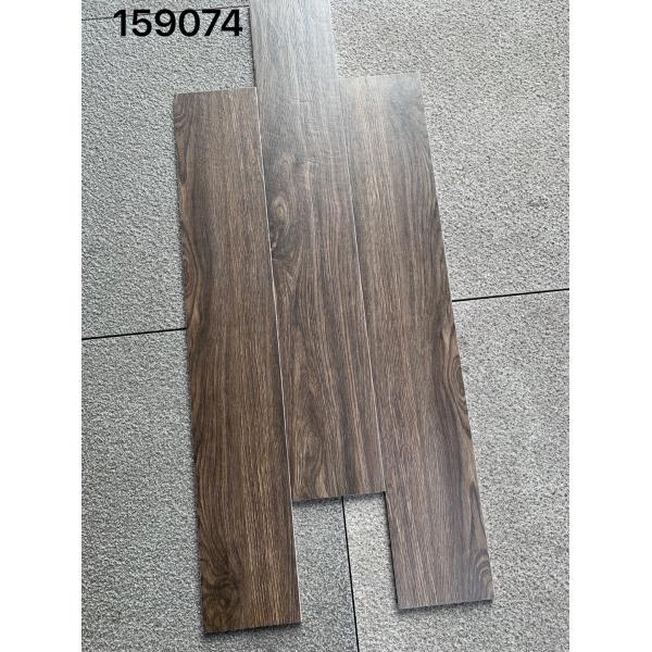 Quality ISO9001 Wood Look Porcelain Tile Rectangular Anti Slip Decorative For Bedroom for sale