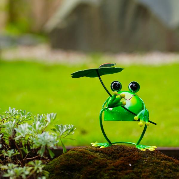 Quality Artistic Animal Garden Ornament Multicolor Metal Frog Garden Figurines for sale