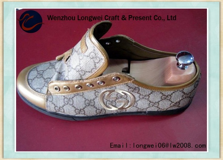 China Custom Wide Shoe Stretcher , Cedar Shoe Stretchers For Ladies for sale