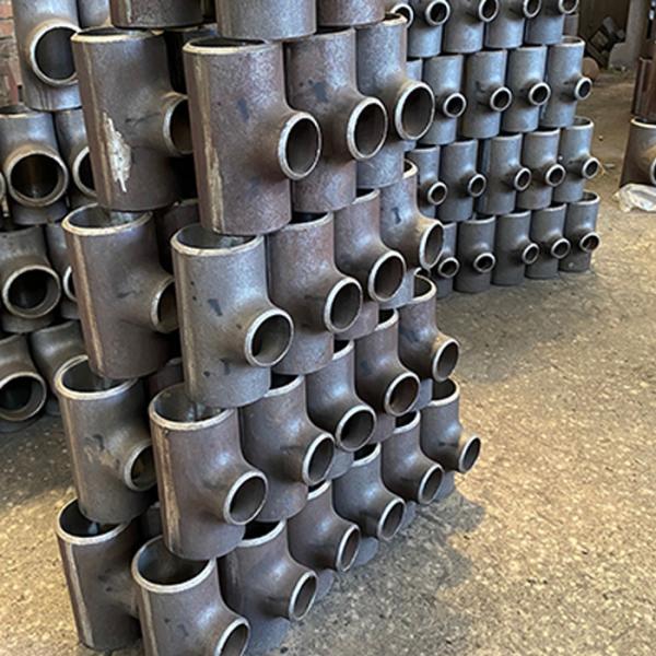 Quality S32750 1/2-24inch Duplex Stainless Steel Pipe Fittings Seamless Pipe Tee for sale