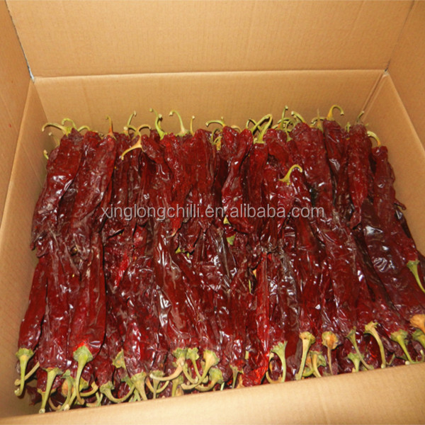 dried sweet paprika pods with carton packing