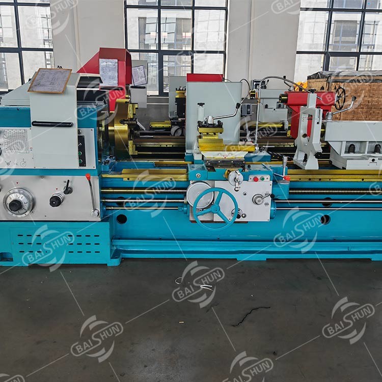 China Industrial Manual Lathe Machine Heavy Duty Manual Lathe For Steel Mesin Bubut factory