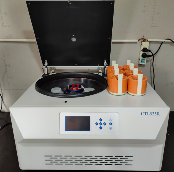 Quality Large Capacity Medical Refrigerated Centrifuge Machine for Blood / Plasma / for sale