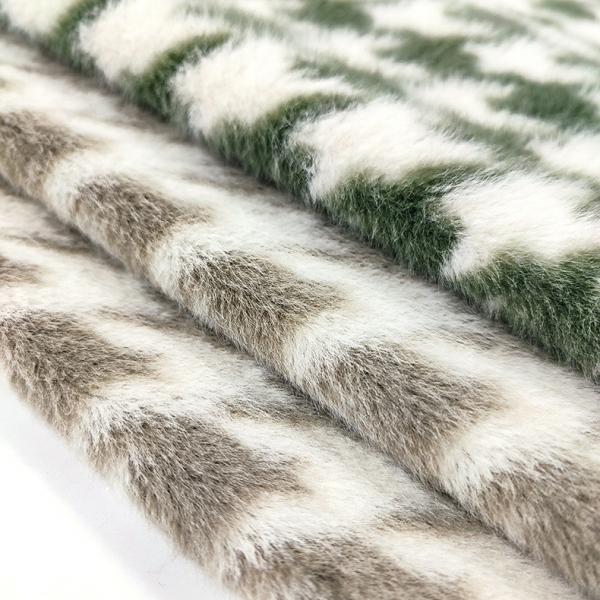 Quality 100% Polyester Patterned Faux Fur Fabric 380gsm 288F for sale