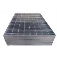 China ISO9001 Rust Proof Catwalk Steel Grating 8*8mm Metal Grate For Driveway factory