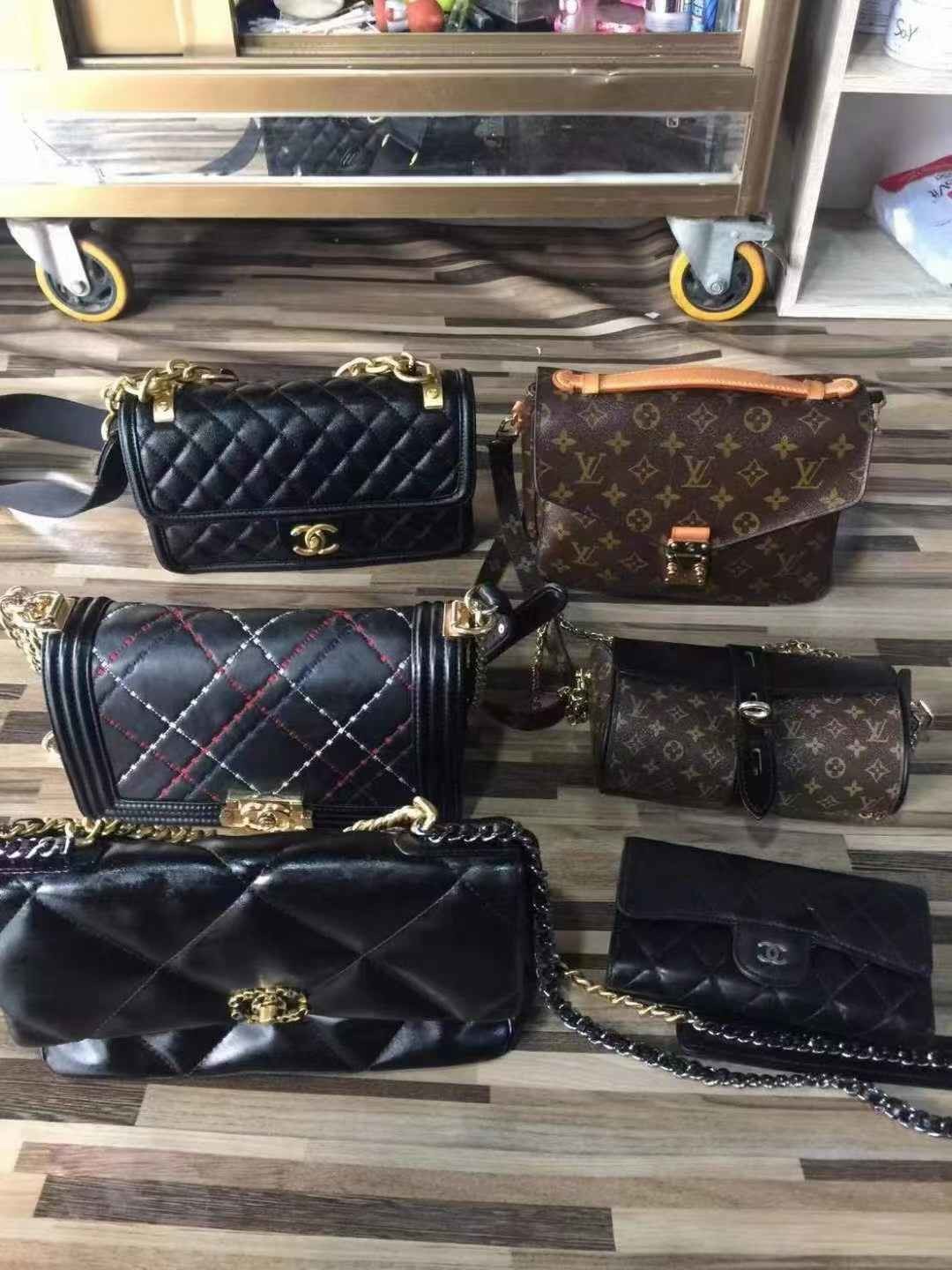 China 1 Kilogram Second Hand Luxury Bags Used Designer Handbags For Sale factory
