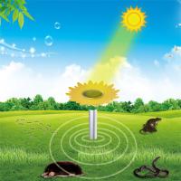 China Sunflower Solar Powered ultrasonic rodent control Repel Mice Snake Rodent Outdoor factory