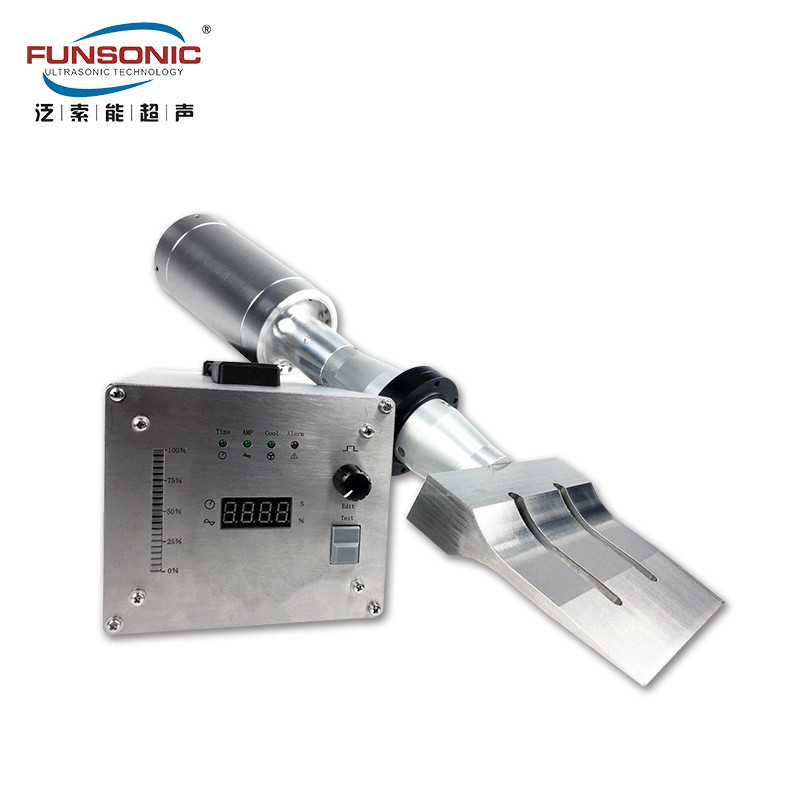 China 20Khz Ultrasonic Rubber Cutting Machine With 150mm Customized Titanium Blade factory