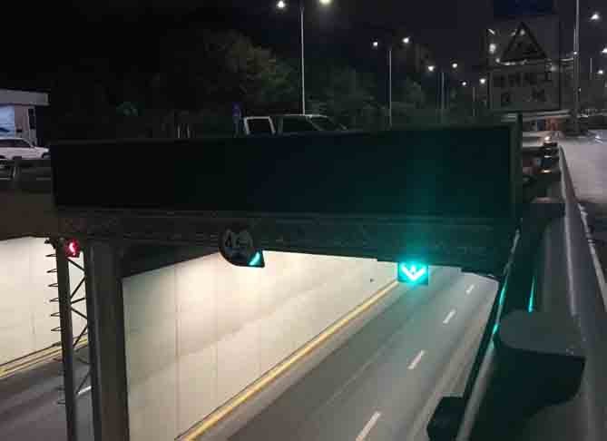 China P25mm Traffic LED Display Motorway Highway Speedway Informative LED Traffic Displays factory