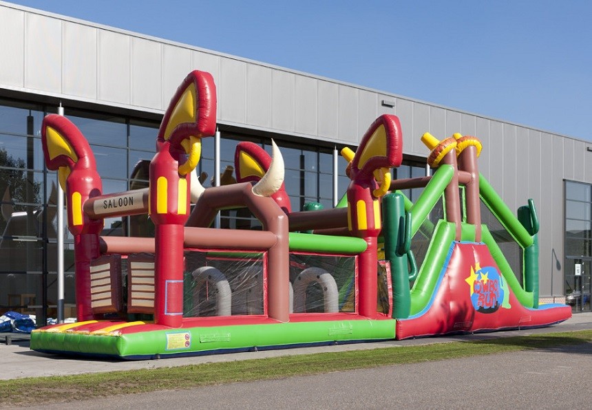 China Customized Cow Boy Run Huge Inflatable Obstacle Course For Teenagers factory