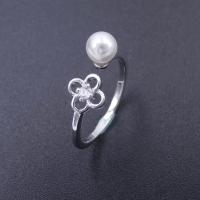 China Customized Silver Pearl Ring / Flower Shape sterling pearl ring For Women factory