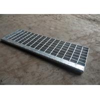 China Hot Dip Galvanised Stair Treads , T1 / T2 / T3 / T4 Bar Grating Stair Treads factory