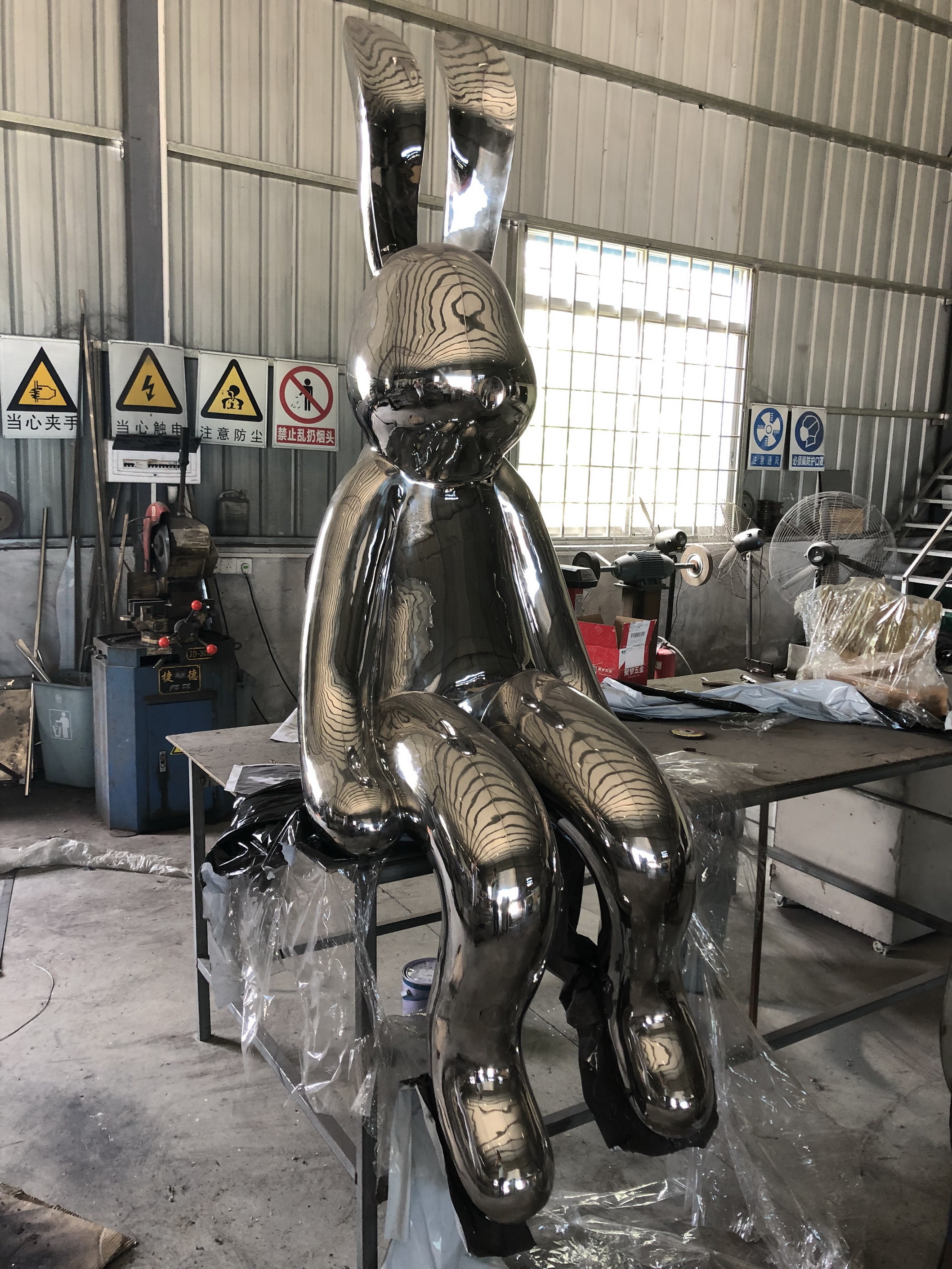 China 2020 Mirror Stainless Steel Rabbit Elk Moose Wapiti Sculpture Fabrication For Sale factory