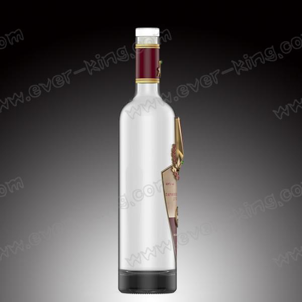 Quality 500mL Liquor Vodka Glass Bottles With Shield Shaped Metal Label for sale