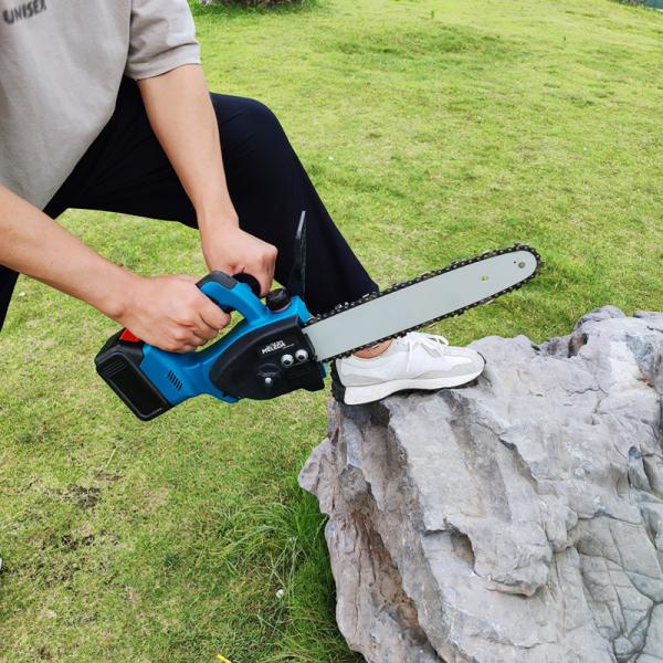 Quality 650w Cordless Handheld Mini Chainsaw 12in 21v Handheld Battery Operated Chainsaw for sale