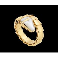 China  Serpenti 18 kt yellow gold ring with mother of pearl Ref. AN855765 factory