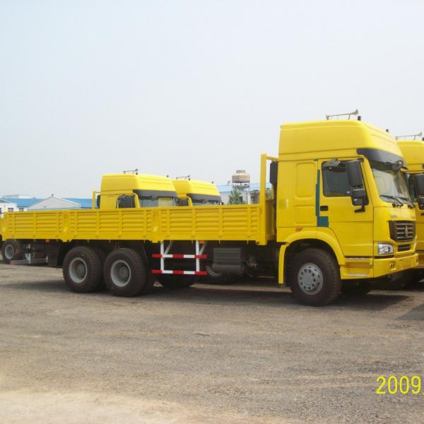 Quality SINOTRUK HOWO Cargo Truck 336HP Euro II 20-40Tons Model ZZ1257S4641V for sale