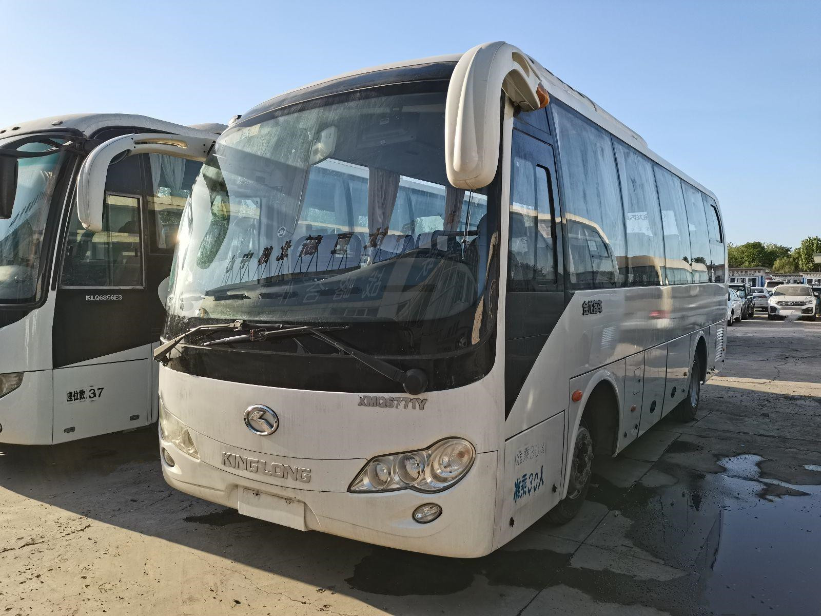 China Kinglong Brand 30-39 Seats XMQ6771 Used Shuttle City Passager Coach Bus For Sale factory