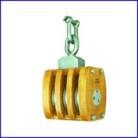 China B142 JIS Ship's Wooden Block Triple Sheave Pulley With Shackle for marine factory