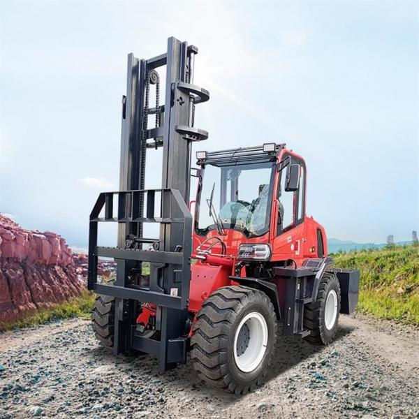 Quality Diesel Powered Off Road Forklift 5T 4 Wheel Drive Forklift With Seated Operator for sale