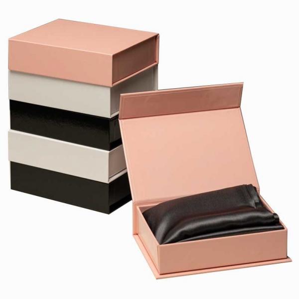 Quality High Glossy Pink Chipboard Magnetic Closure Gift Box for sale