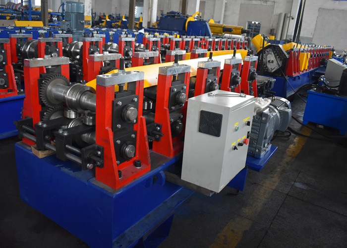 China Horizontal C Section Box Beam Roll Forming Line With Beam Seaming Machine factory
