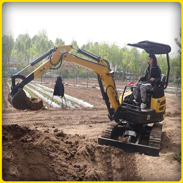 Quality 2 Ton Mini Excavator Machine Three Cylinder Water Cooling 2650*1200*2300mm for sale