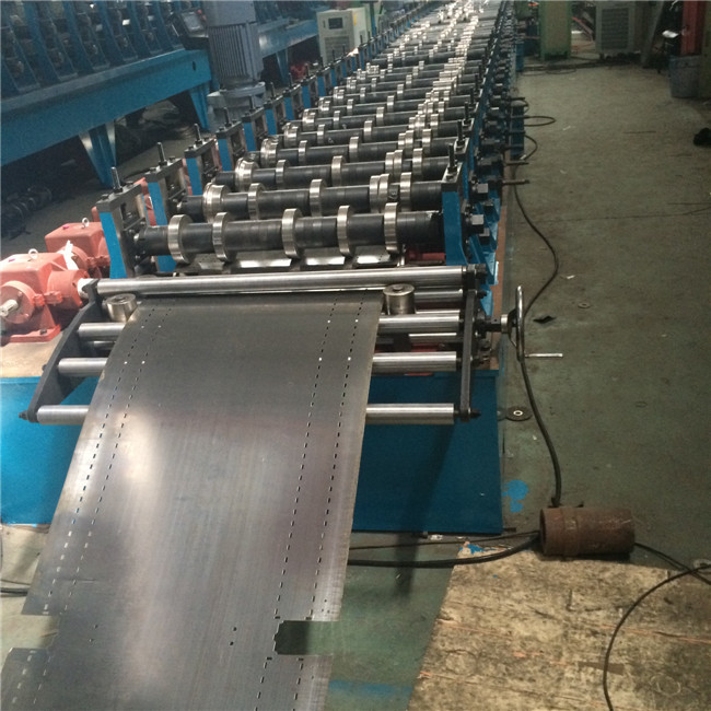 China Galvanized Automatic Roll Forming Machine Thickness 0.8mm Fit Supermarket Display factory