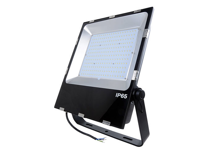 China Waterproof  Slim Outdoor LED Flood Lights 200w  SMD 3030 Chips factory
