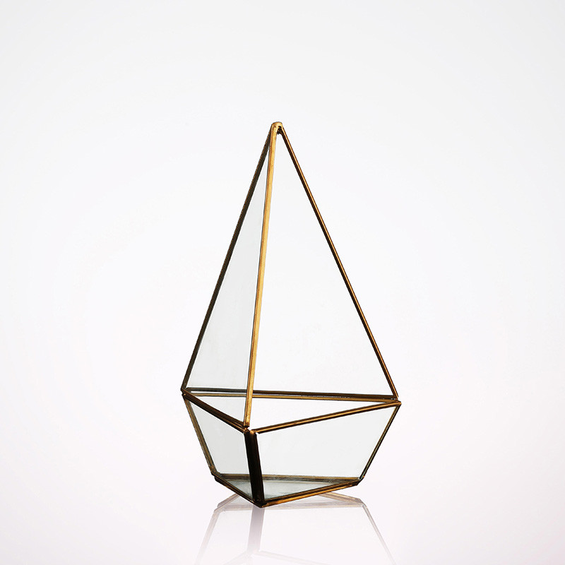 China Handmade Glass Homeware Irregular Diamond Shaped Desktop Glass Terrarium Planter for sale