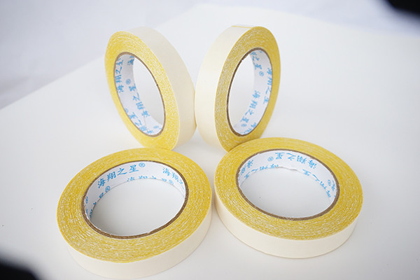 Quality Long Lasting Double Sided Carpet Tape , Curcuma Gamla Paper Carpet Joining Tape for sale